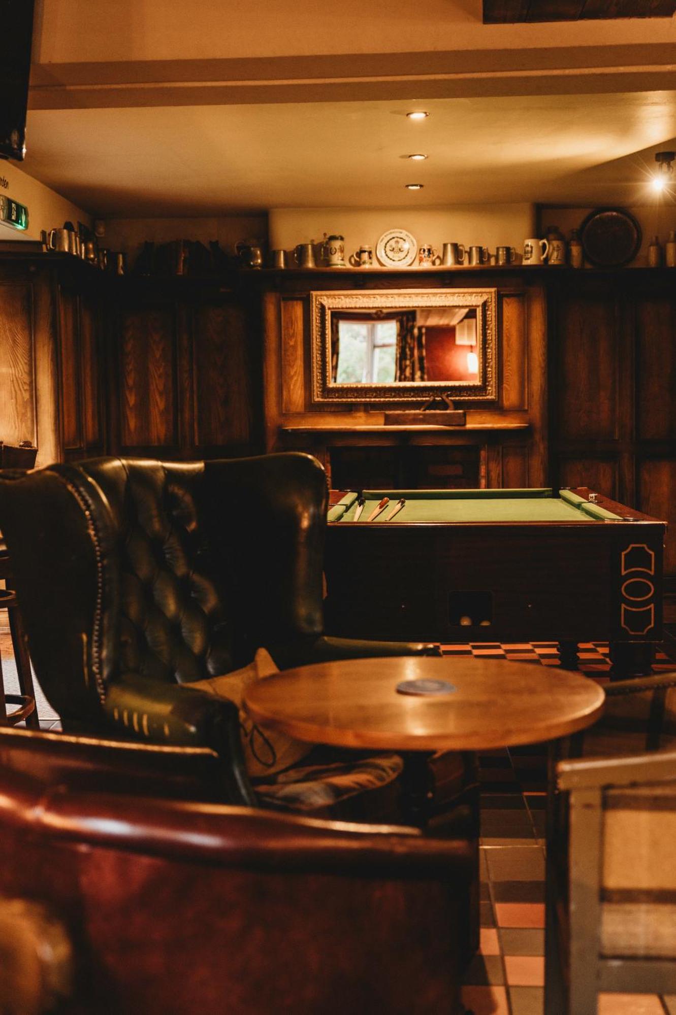 The White Lion Inn 奥克姆 外观 照片